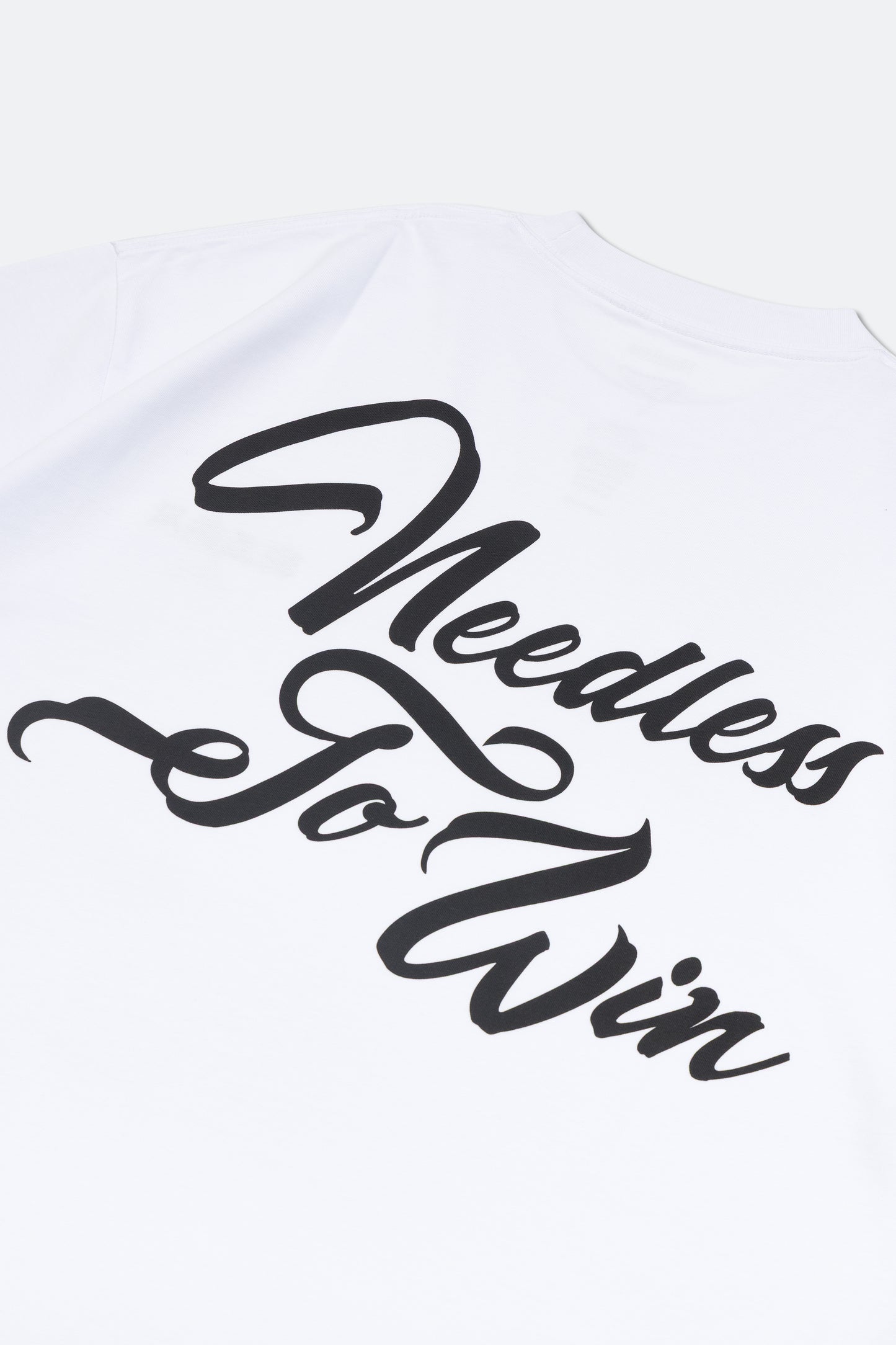 NEEDLESS 獅王無用 NEEDLESS TO WIN TEE / WHITE