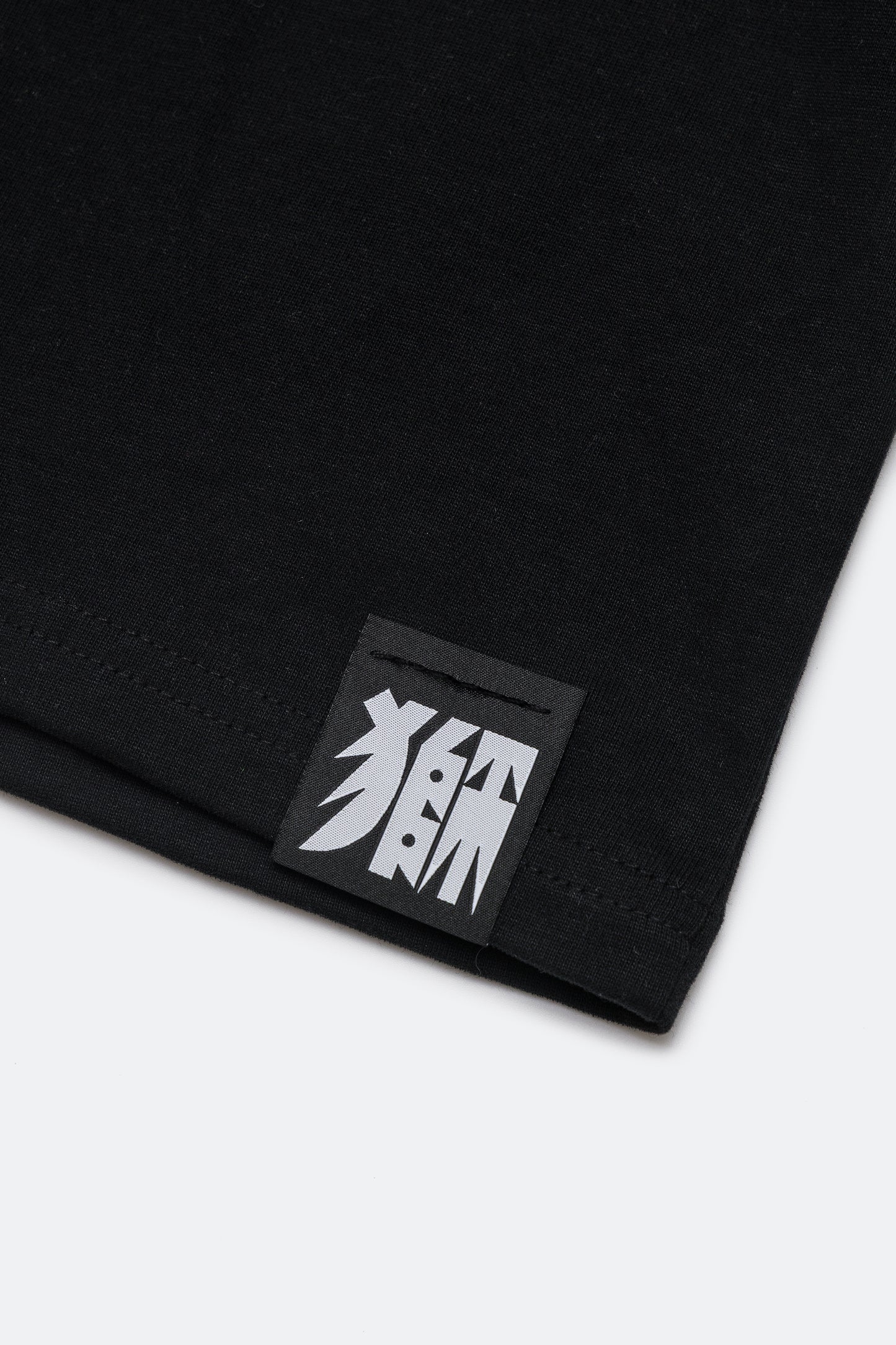 獅王無用 NEEDLESS 限量別注 SPECIAL EDITION 「十分鐘 十年功・Needless to Win 」TEE / BLACK