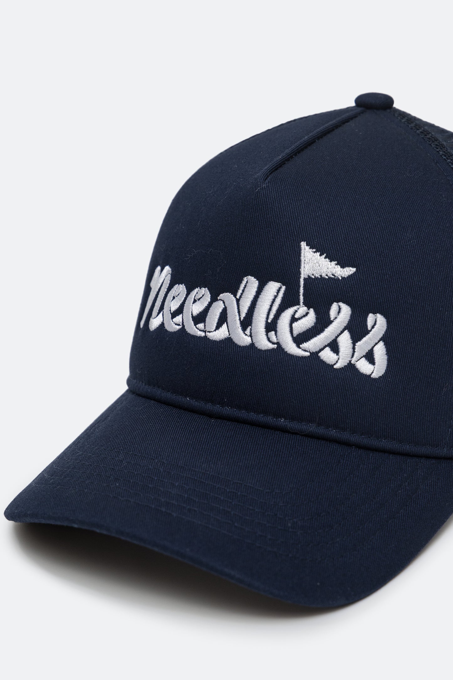 NEEDLESS 獅王無用 SS25 TRUCKER CAP / NAVY