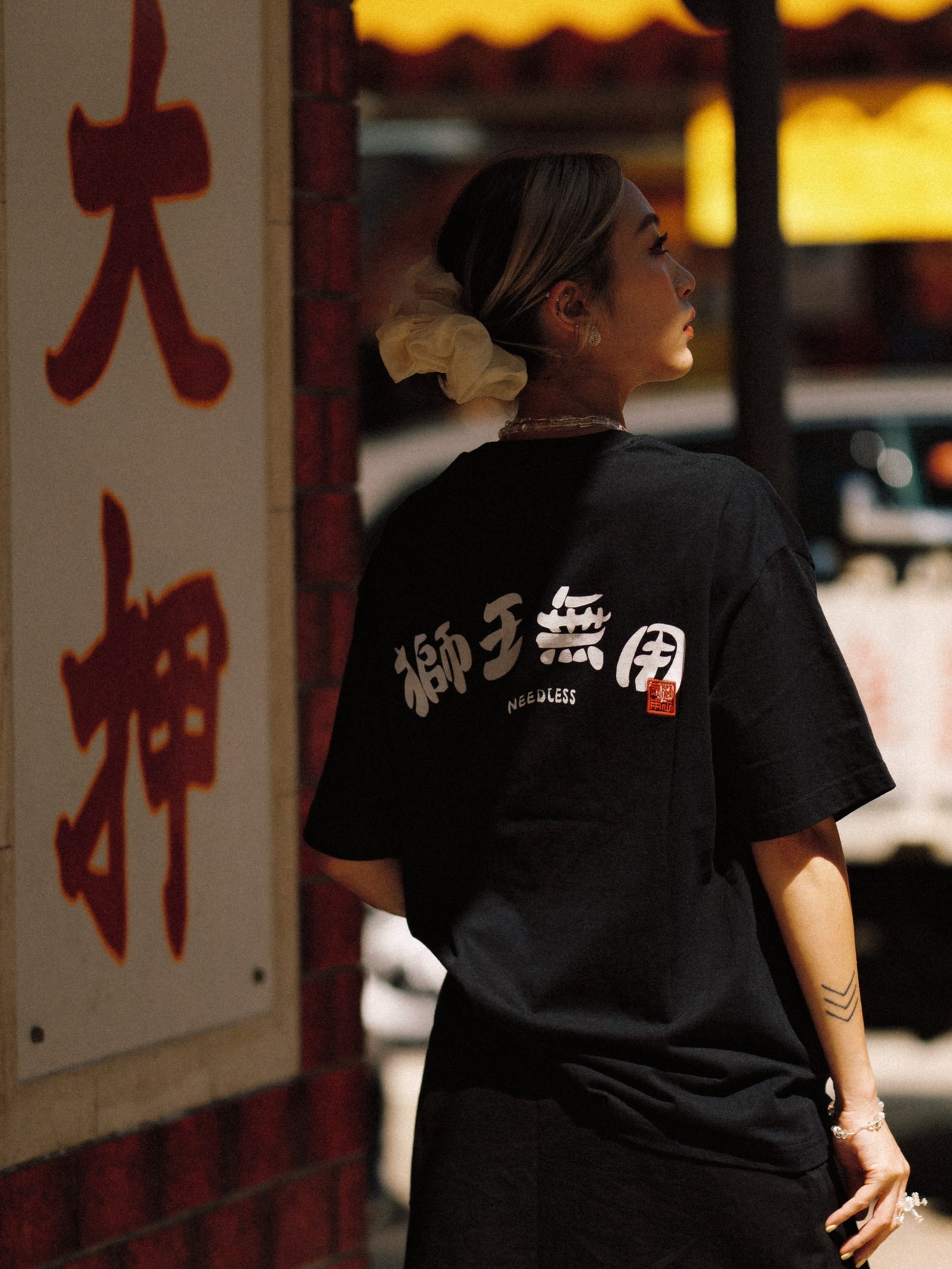 NEEDLESS SS26 「獅王無用」 REGULAR TEE I BLACK