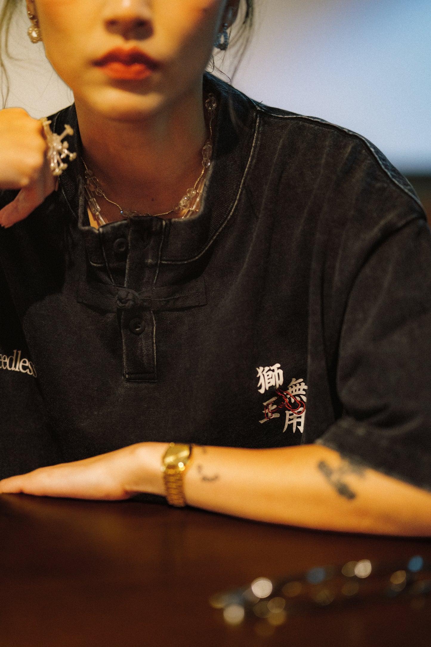 NEEDLESS 獅王無用 SS26 KUNG FU TEE I WASHED BLACK