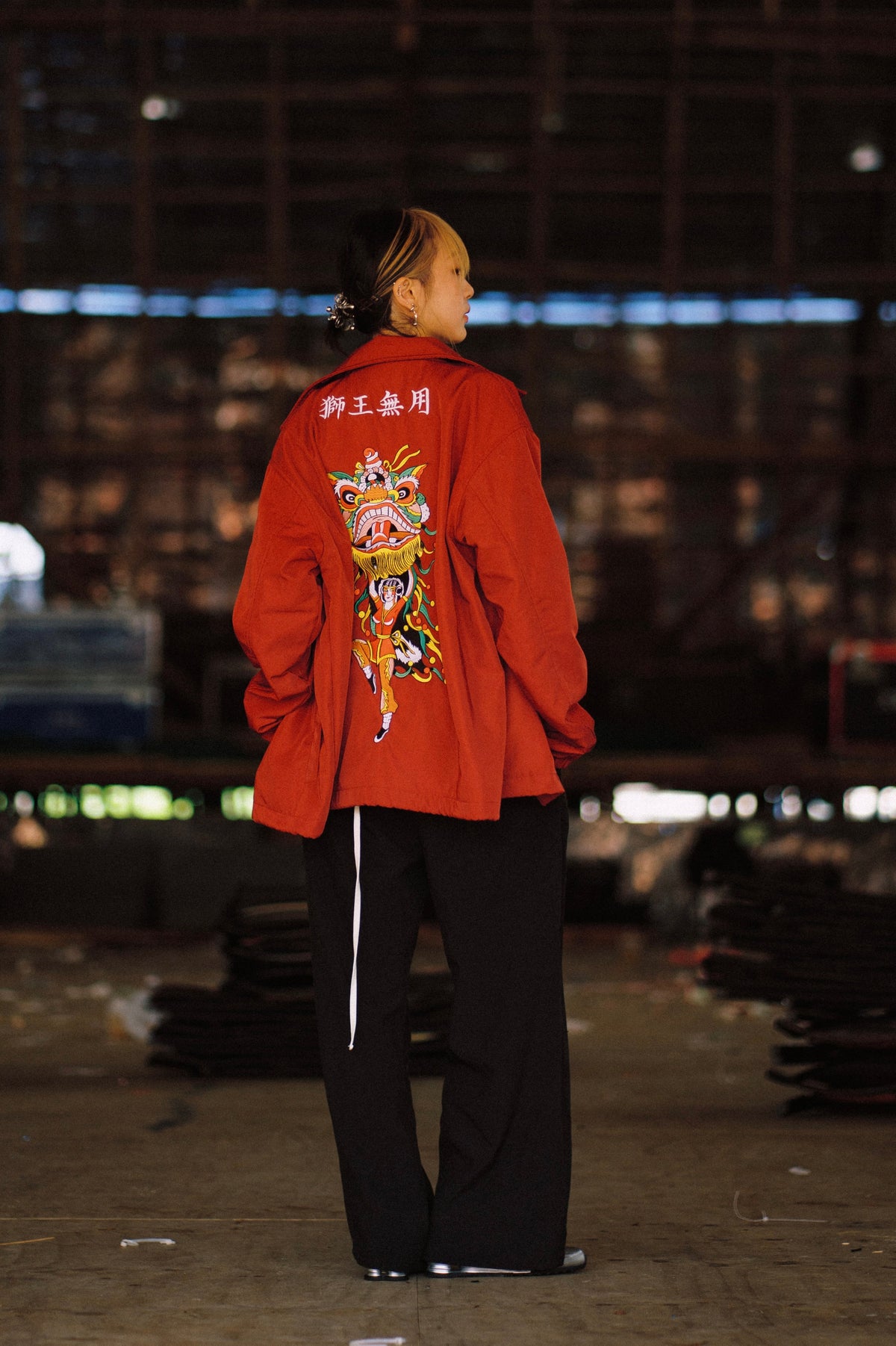 NEEDLESS 26 SPECIAL PRODUCT《港式刺青南方獅圖騰》EMBROIDERY COACH JACKET l RED