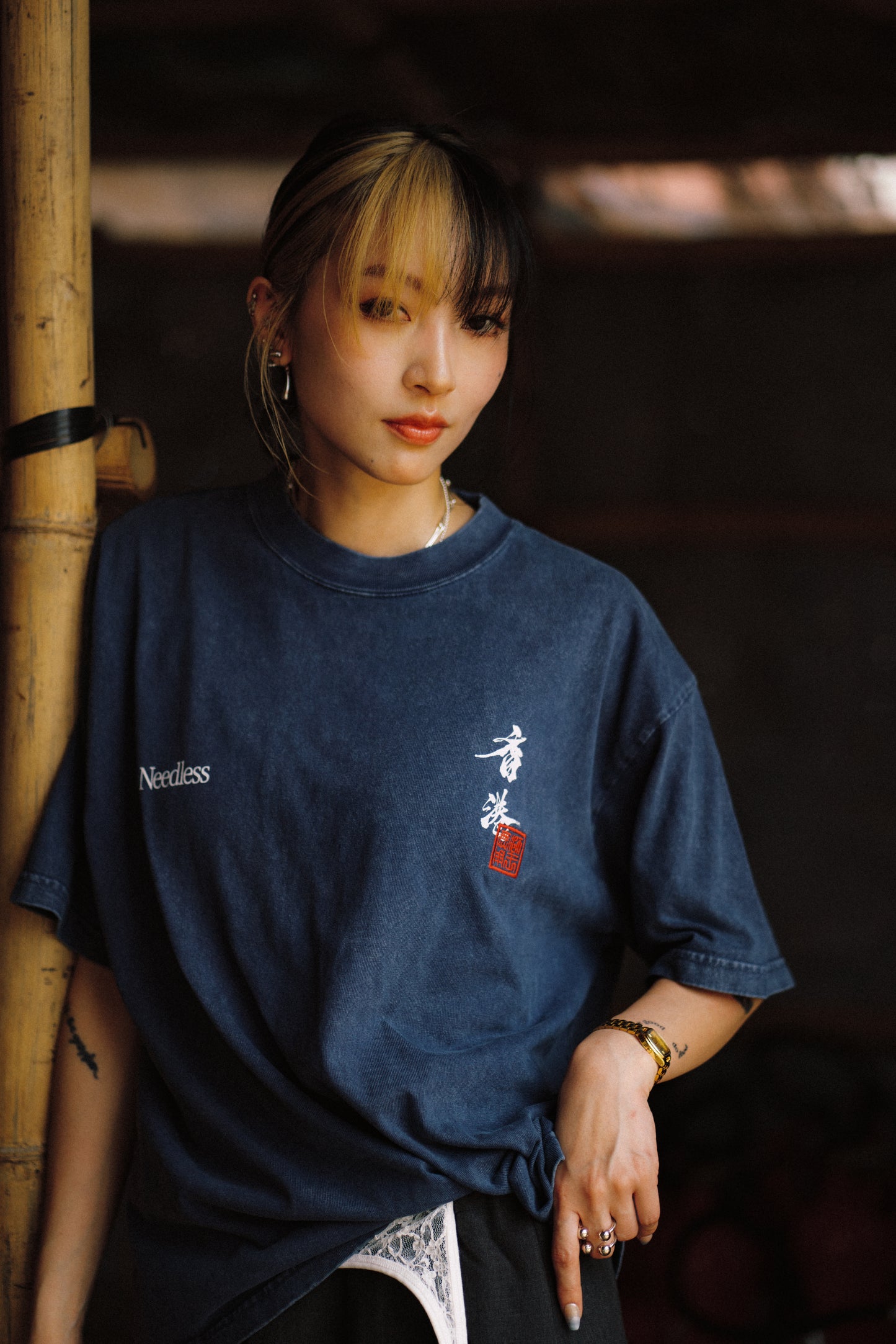 NEEDLESS 獅王無用 SS26「勝頭」WASHED TEE / NAVY
