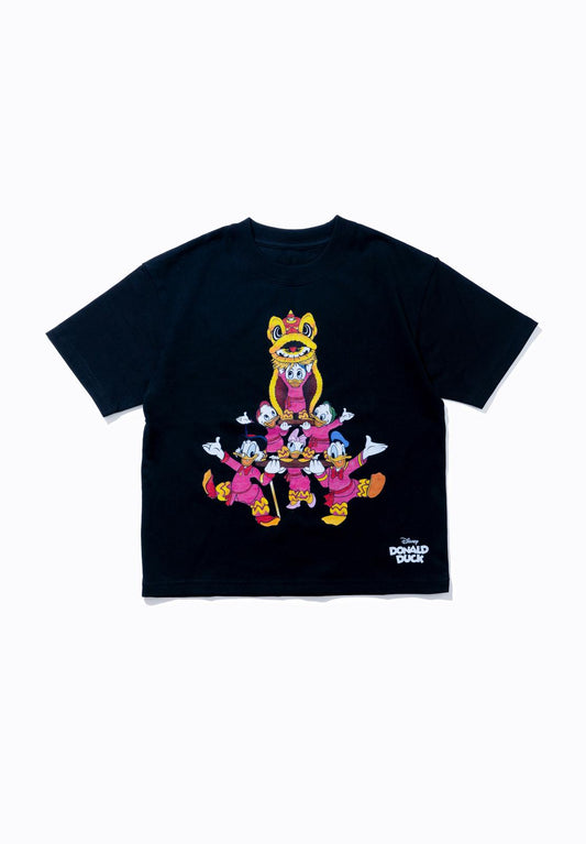 URDU x NEEDLESS 唐老鴨「醒獅疊羅漢」短袖衫 (黑色) - 小童 / Kids